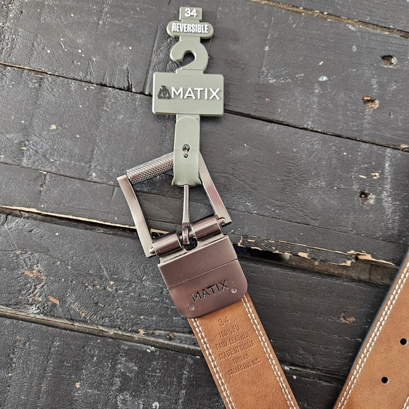 Matix NWT Men's 34 Black Tan Reversible Leather Belt - Picture 2 of 5